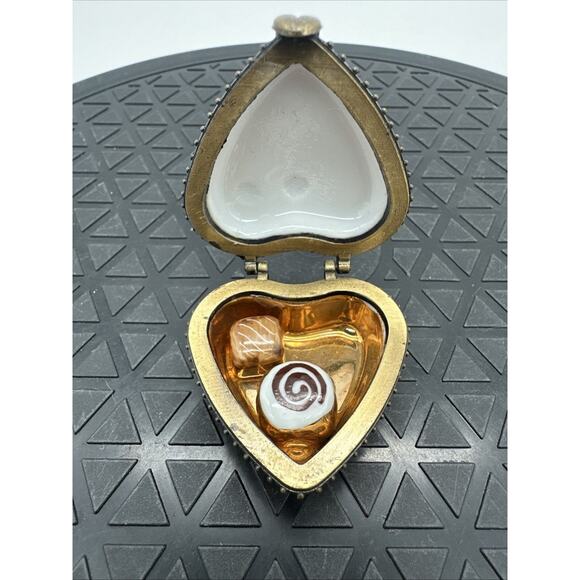 PBH Red Heart Valentine Chocolate Trinket Box with 2 Chocolate Mini Trinkets - Picture 6 of 6